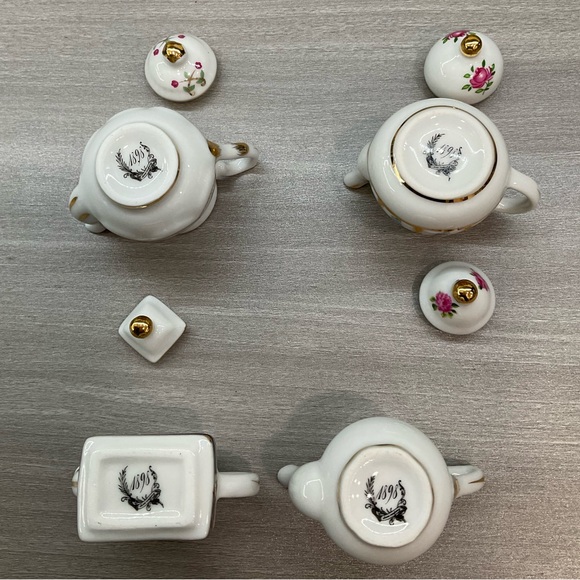 FOUR 1898 MINIATURE TEAPOTS WIYH LIDS - Picture 9 of 11